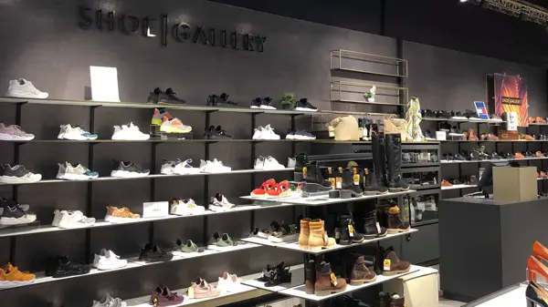 Skoutvalg på Shoe Gallery på Lagunen