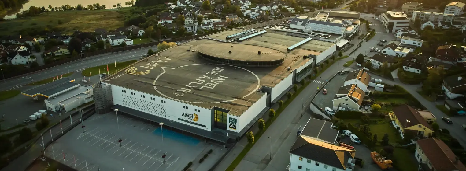 AMFI Madla fasade ovenfra, tatt med drone