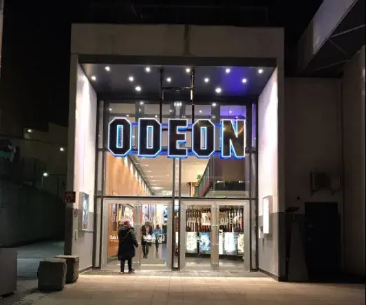 Kino Odeon Sandvika sett utenfra 
