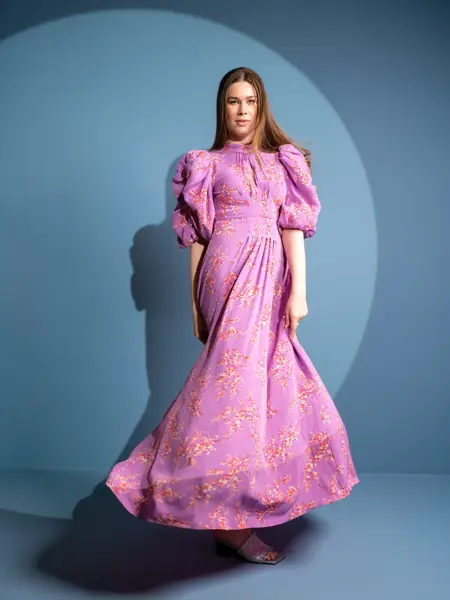 Kjoler mai festligheter og bryllup