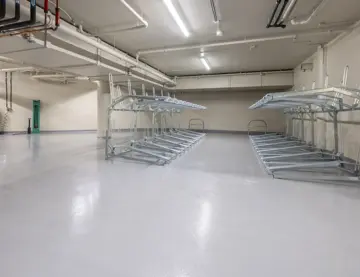 Sykkelrom med sykkelstativ