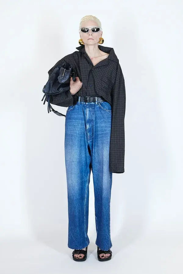 løse jeans balenciaga 03affe0dcaaef88c21040dd6c0655e41-5f7a0b668605e.jpeg