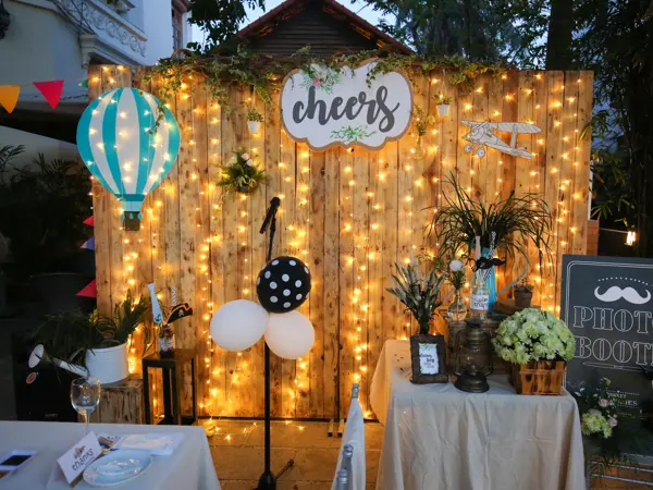 light buld, photo booth, backrop, cheer, party, newyear.