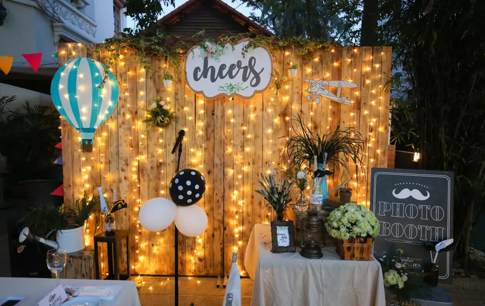 light buld, photo booth, backrop, cheer, party, newyear.