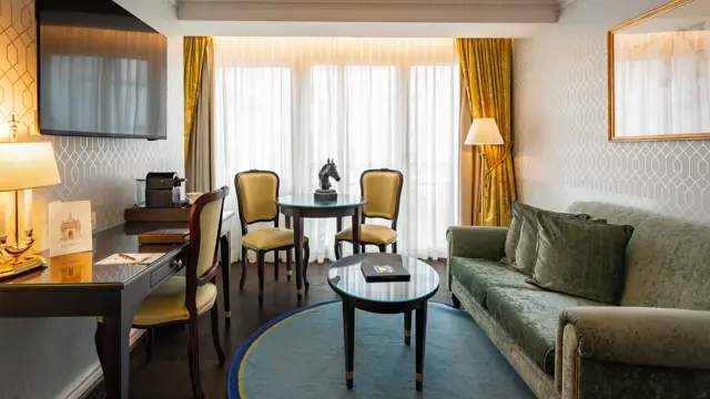 Stanhope_Hotel_Club