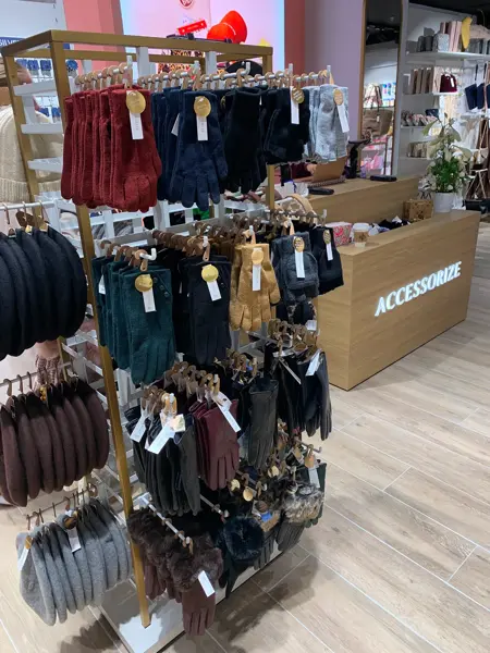 Varer på utstilling i butikken Accessorize