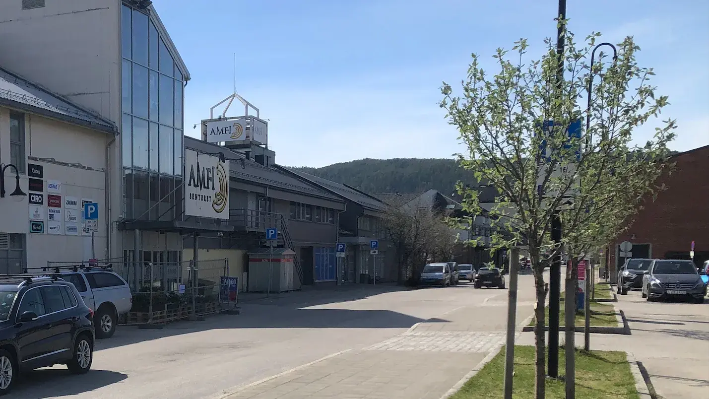 Fasadebilde av kjøpesenteret AMFI Namsos.