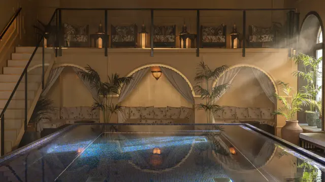 Hotel Bristol Hvilebasseng