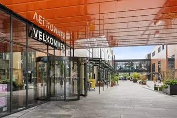 Thon Senter Lagunen fasade, hovedinngang.