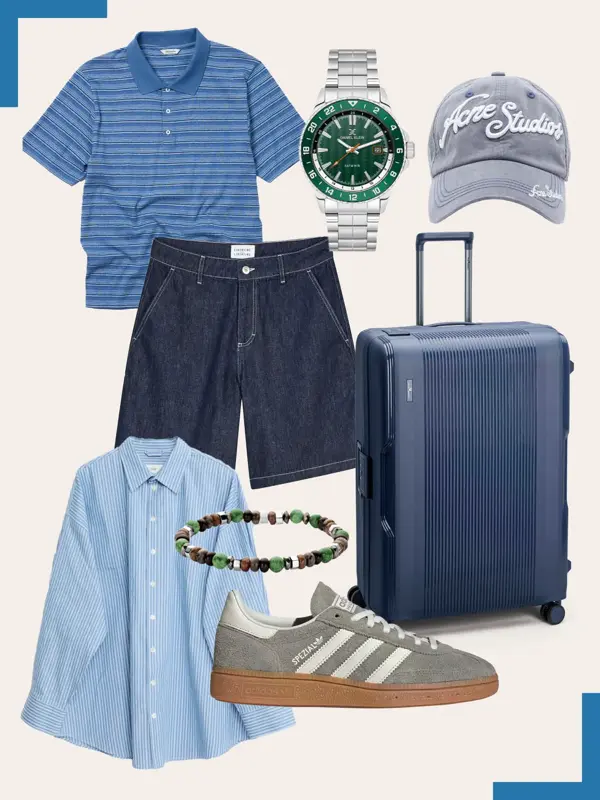 Blåstripete piquet t-skjrote, klokke, grå caps, jeansshorts, blå koffert, blåstripete skjorte, armbånd med perlet, Adidas sneakers.