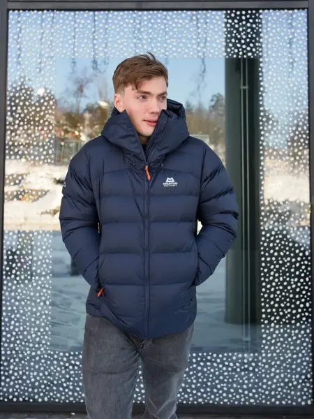 Piteraq Mountain Equipment jakke 5999-001.jpg