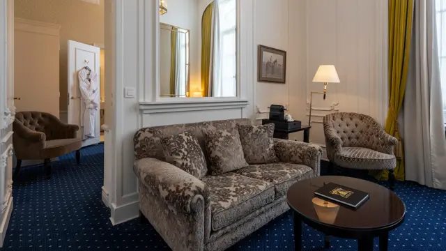 Stanhope_Hotel_Suite