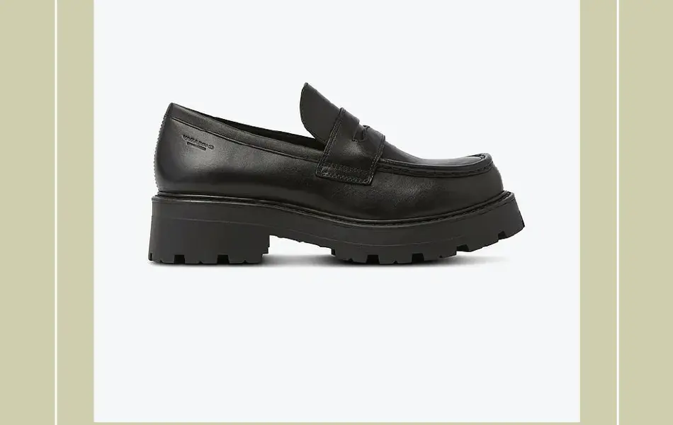 Svart loafer sko fra siden