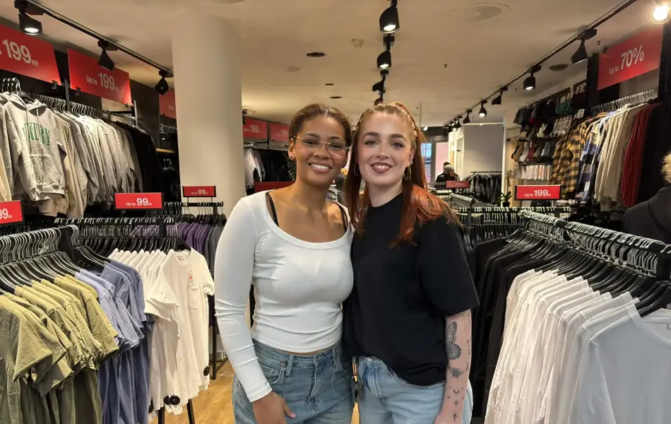 43681628-762b-4d5d-8c75-974299af56a3