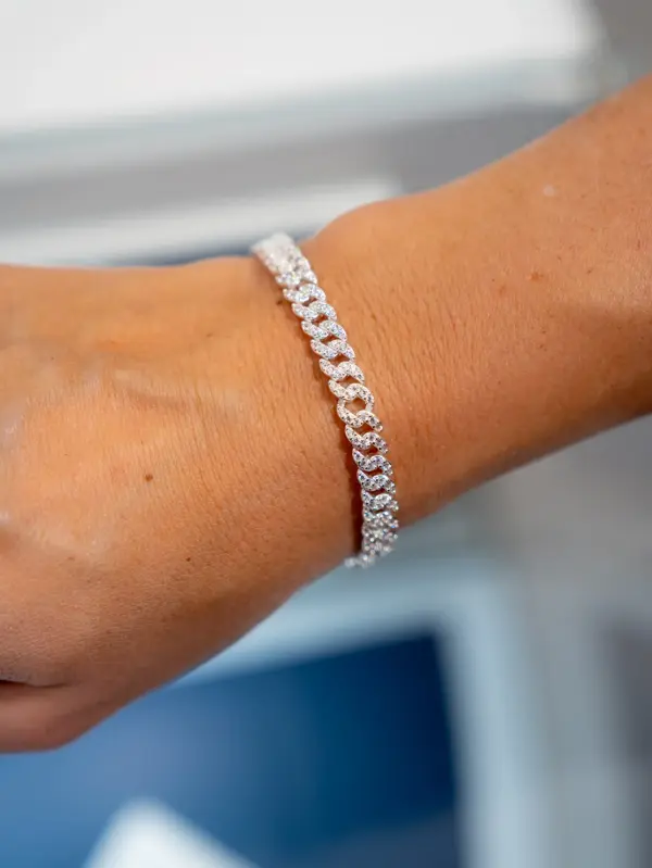 Armbånd med glitrende stener