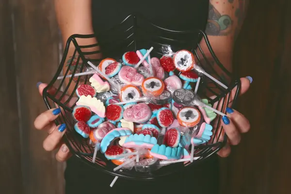 Godteri i en skål