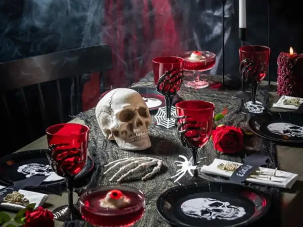 Bord dekorert til halloween