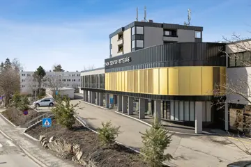 Thon Senter Østerås, fasade med logo.