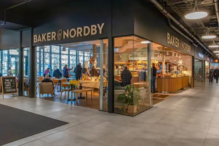 Fra første åpningsdag i august har Baker Nordby vært et godt besøkt bakeri! 