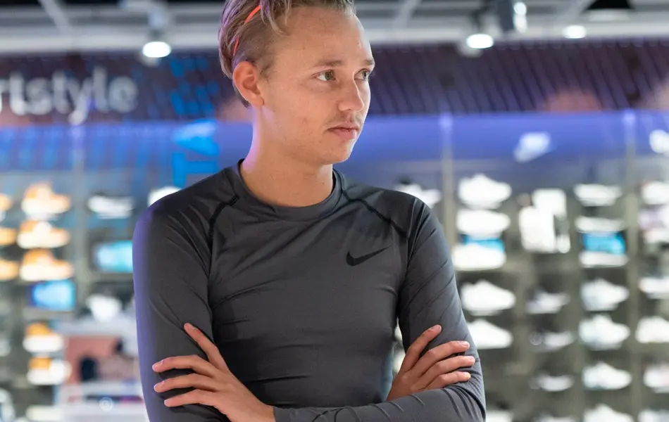 Treningstøy, gutt, jente, ute og inne trening og utstyr