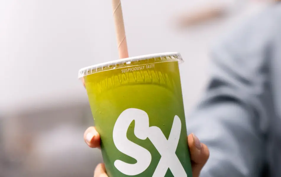 Tsutsumi Hoang med sine høstfavoritter fra Sandvika Storsenter 