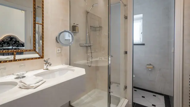 Stanhope_Hotel_Suite_Bathroom