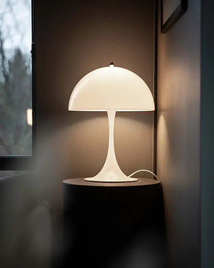 Panthella fra Louis Poulsen, Christiania Belysning Ski