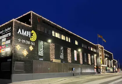 Fasadebilde av kjøpesenteret AMFI Kirkenes.