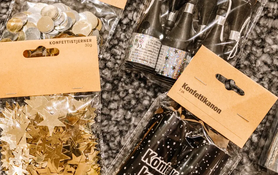 Diverse nyttårs dekord på bord