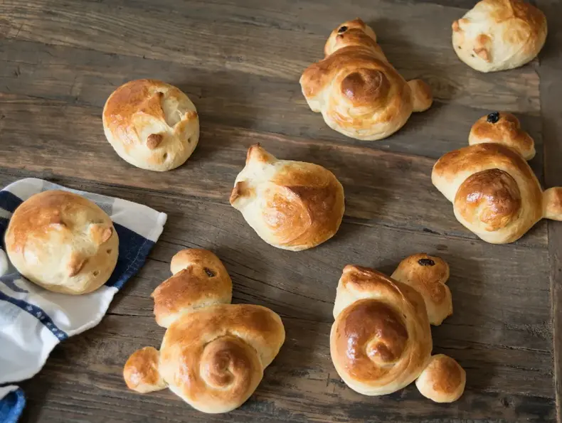 Påskeboller, kanin og harer