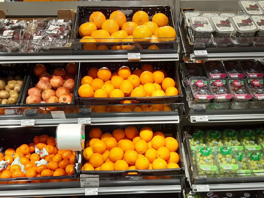 frukthyller med mye frukt