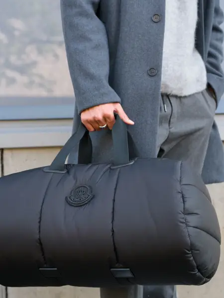 Mann viser høstmote