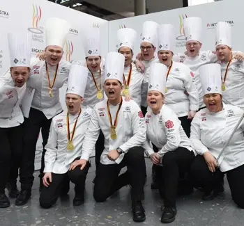 Gruppebilde av kokkelandslaget under OL 2024 i Stuttgart