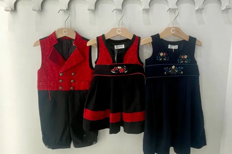 Nasjonaldagen nærmer seg med stormskritt, og vi gleder oss til å feire – med flagg, is og selvfølgelig fine antrekk! 