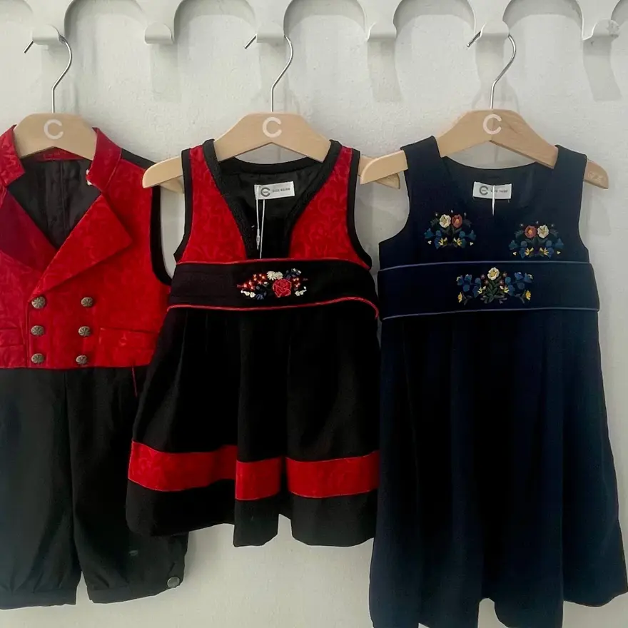 Festdrakter til barn fra Cubus