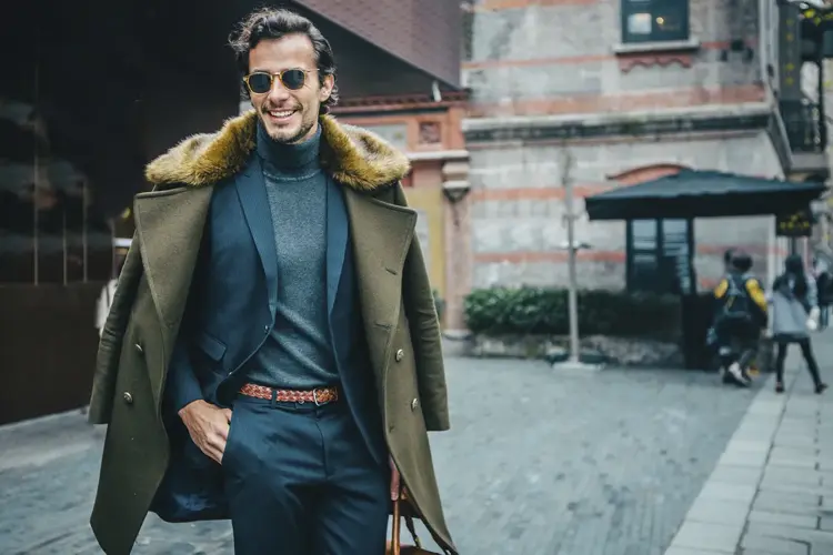 Ønsker du å gå julen i møte både stilfull og trendy? Her er tips til ulike antrekk til julens selskaper.