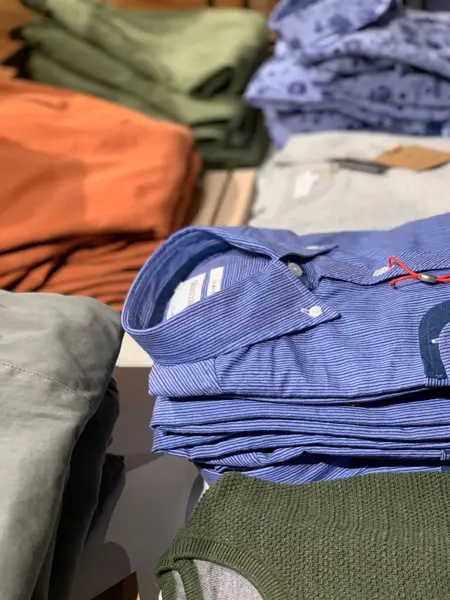 utvalg av klær hos aandahls herre