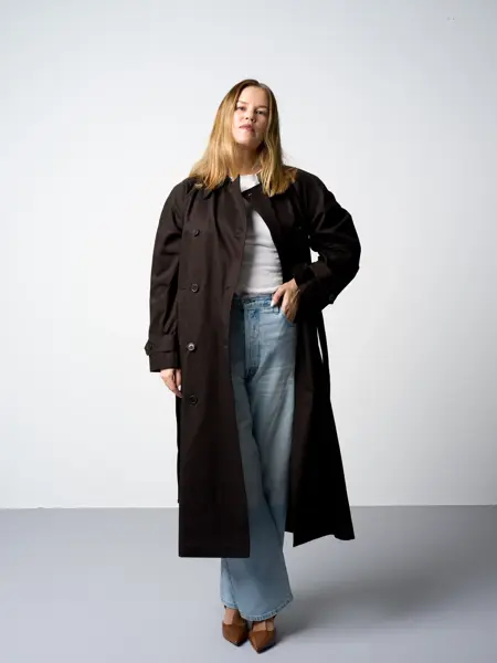 Message trenchfrakk 2500 De Fem Hjørner t-skjorte 1599 Levis jeans 1349 Scorett pumps 999-1