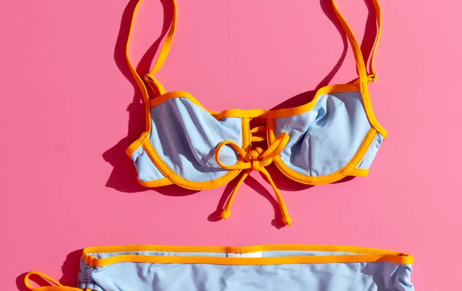 Badetøy i knalle farger til alle kropper sommeren 2022