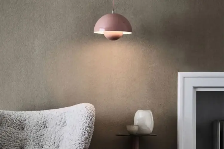 Årets farge er "peach fuzz". 