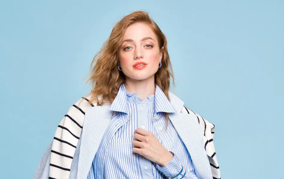 Dame som viser vårmote