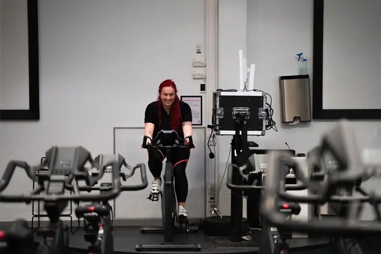 Kom i form med eksperttipsene fra SATS Storo - enten du vil trene hjemme, ute eller på treningssenter!