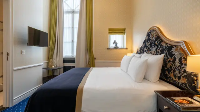 Stanhope_Hotel_Suite