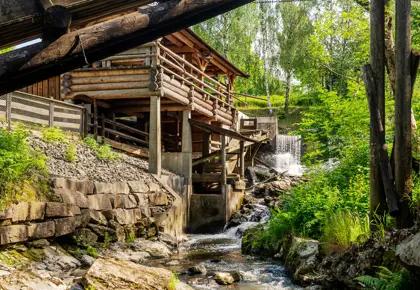 Bilde av et vannhjul i Sagelva, Strømmen