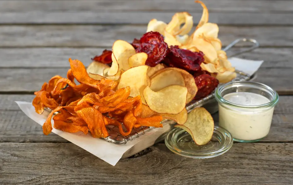 Fat med hjemmelaget grønnsakschips