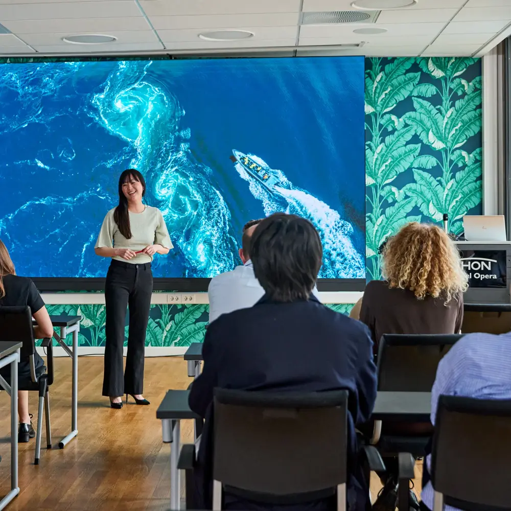 Consent: Pudder Agency. Fotografering 26.03.24 - gyldig 5 år