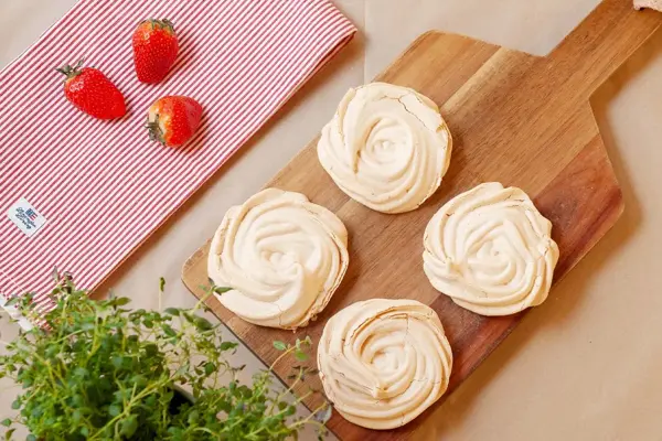 Stekt marengs på en skjærefjøl