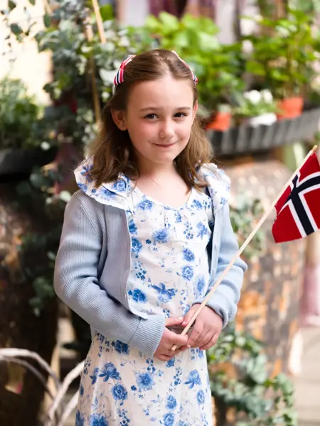 Barnemote 17 mai - inspirerende antrekk til gutt og jente på 17 mai