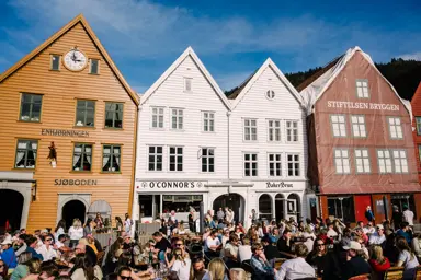 Uteområde rundt Svensgården.