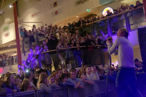 Tilskuerer under Elisabeth Andreassen på Sartor Storsenter
